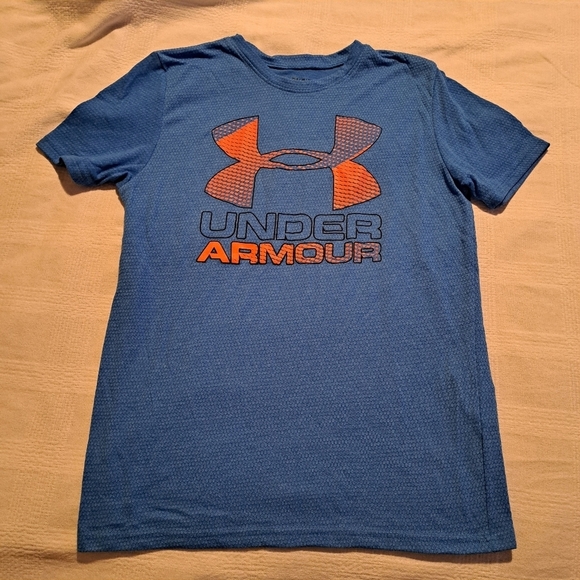 Under Armour boys YLG bundle of 4 shorts sleeved shirts - Picture 2 of 5